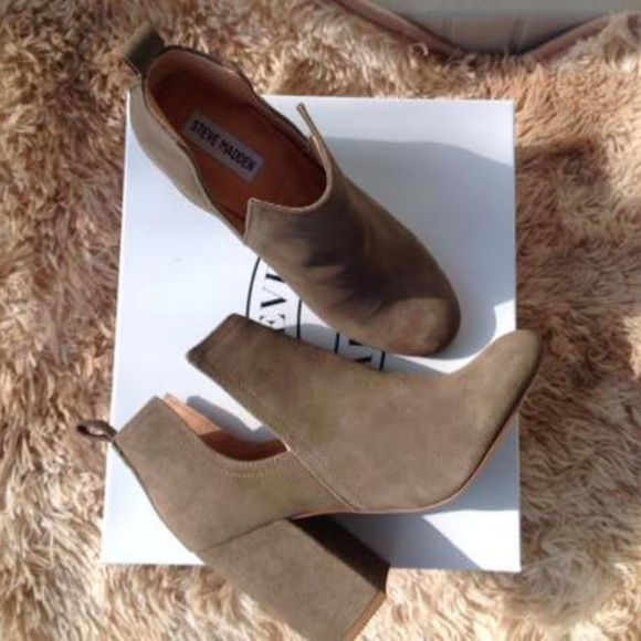 Host Pick🌟Steve Madden Nayna Suede Cutout Booties - Picture 3 of 6